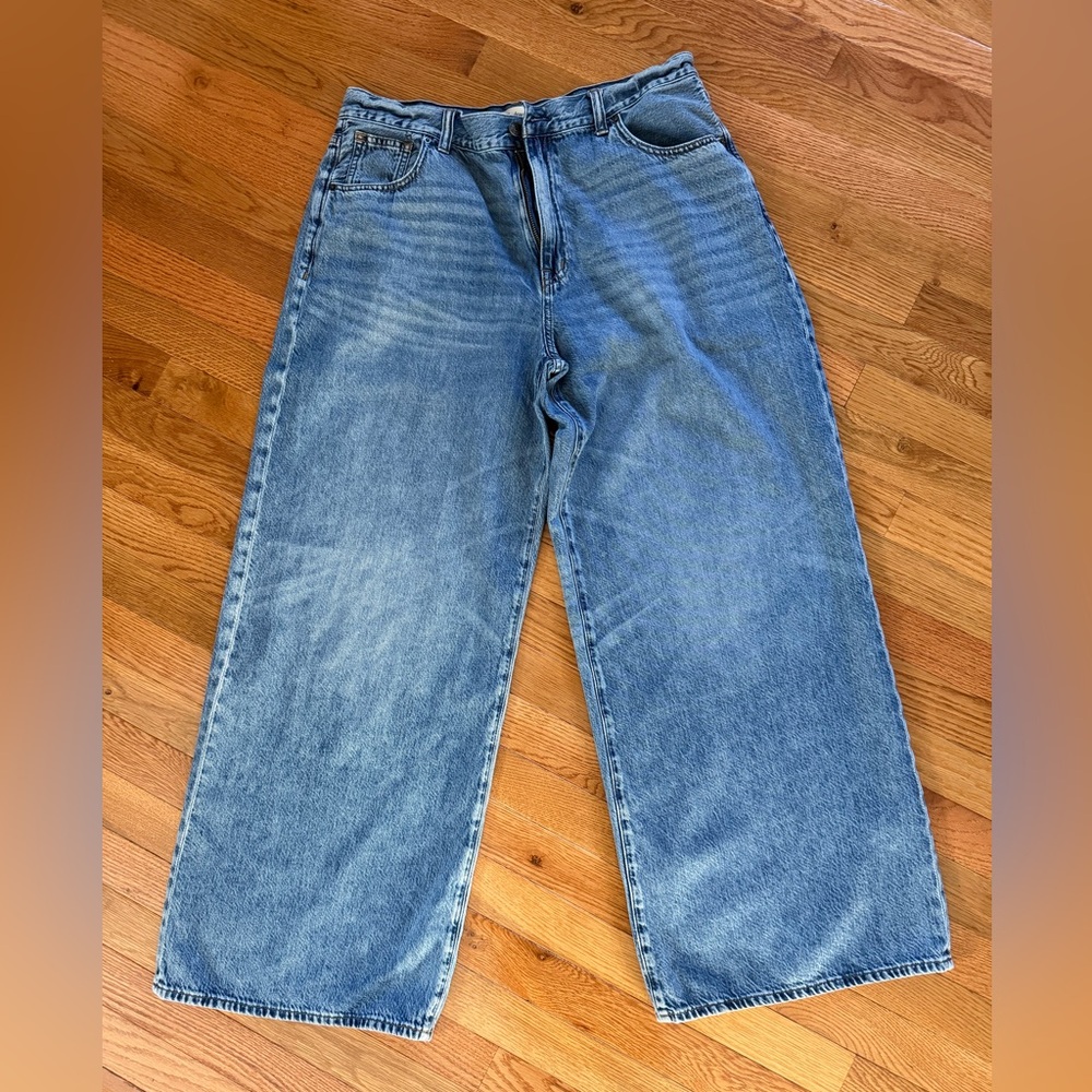 Madewell Super Wide-Leg Blue Jeans. Great condition. Size 32.